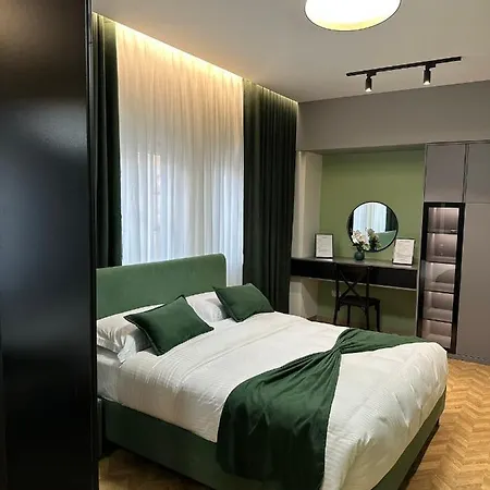 Delux 101 * ティラナ